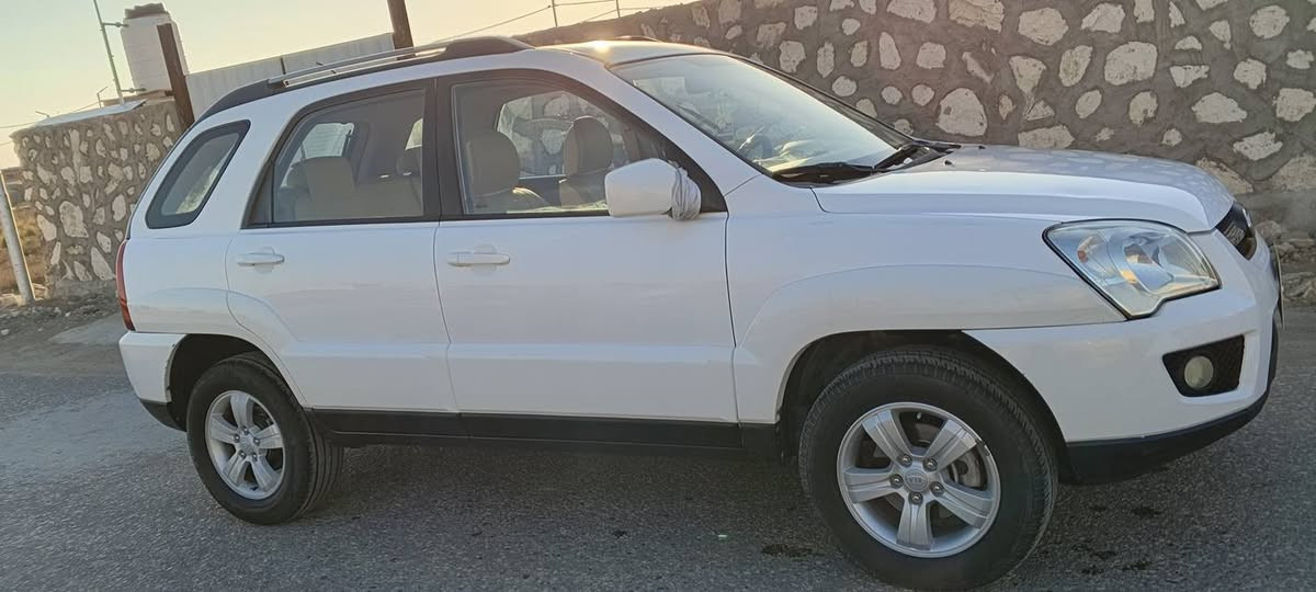 السلام عليكم كيا سبورتج موديل 2010 كفاله عامه مكينة كير حداديه تبريد تخم تاير رقم اربيل وكاله أو تحويل السعر 130 استفسار ***********
