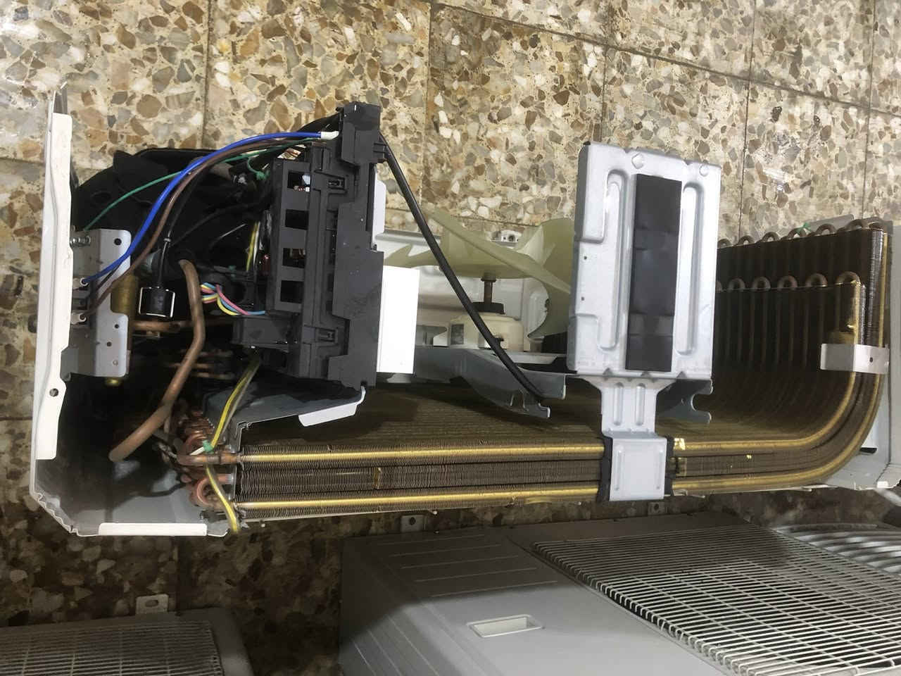 خارجية توسوت 3طن انفيرتر هايبر
سعر 450 الف 

العنوان /بغداد /حي اور 

***********
