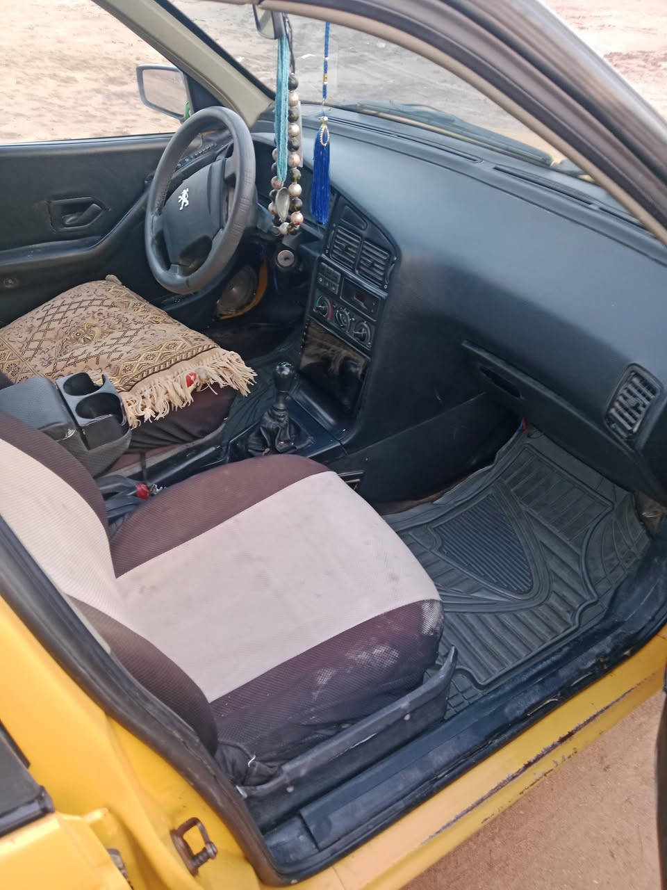 سلام عليكم بيجو 405 سياره جديده وجاهزه محرك كير تبريد شاشه كاميرا كلشي شغال بيها تخم تاير جديد ابو الخطه حتى سبير حداديه كلها جديده خلفي وأمامي رقم مثنى سنويه 27 مداور شوكت مايعجبك السعر 32 وبيها مجال قليل مكاني السماوه قضاء الخضر ***********
