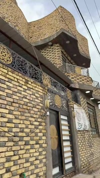 بيت للبيع المساحه 200 م طابقين   يتكون البيت من استقبال وصالتين ومطبخ ...