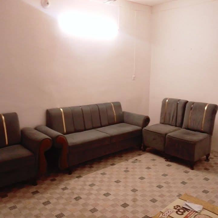 تخمين للبيع الوردي تركي أبو المخون 4 قطع 8 نفرات والسمائي 4 قطع 8 نفرات للبيع مكانهن نجف حي الزهراء رقم الموبايل ***********
