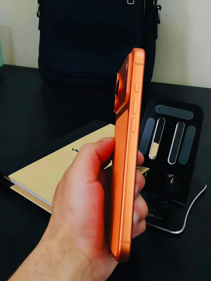 بيع فقط
نموذج J/A
ايفون 17 برو ماكس 266 شريحة التكرونيه بطاريته 100 نظافته 100 
ضمان سنة A center
غراضه كامله مشحون 40 مره بعده لوك سعره 1950 هاي نهايته مكاني موصل ***********  واتساب
