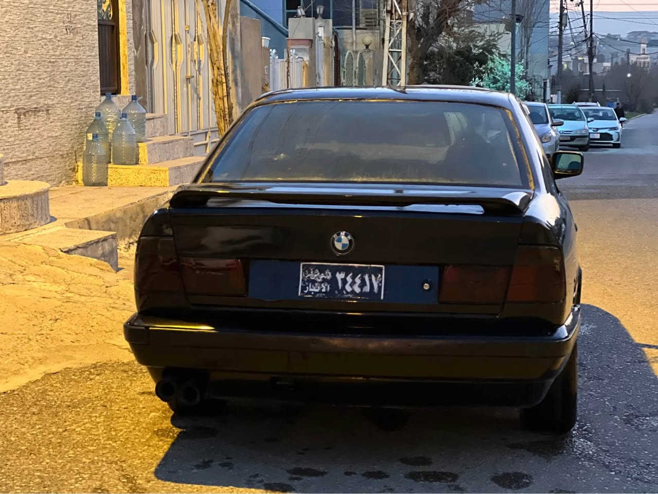 BMW بۆ فرۆشتن یان گۆڕینەوە بە مەلیکەی بڕاوە مۆدێل  ۱۹۹۱ مەکینەی ٥۲٠ گێڕ عادی مەکینە و گێڕ و کارەبایی بە شەرت دوو جام کارەبا بۆیاخی تازە کراوە سەیارەیەکی جایز و بێ مەسرەفە تەقە و رەقەی بەشەرت نرخی ۳۹ معامەلە 
٠۷۷۳٤٠٥۹٥۹۱ السليمانية, العراق
