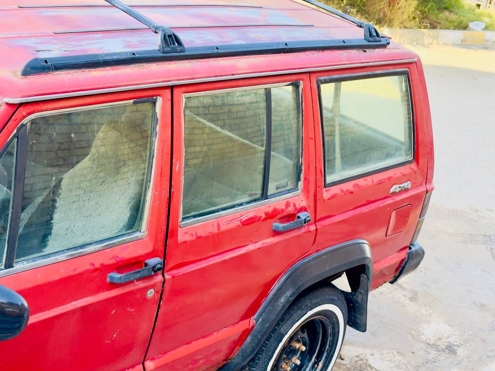 جيب شيروكي موديل 1991 رقم ذي قار الماني مشروع وطني مداور ثاني يوم
مكينه بلاد 6 سلندر جديده الكير بيه خلل 
دواخل نظيفه 
طخم تاير جديد
مكان السياره الناصريه المركز
السعر 20 وبيه مجال 
للاستفسار ***********
