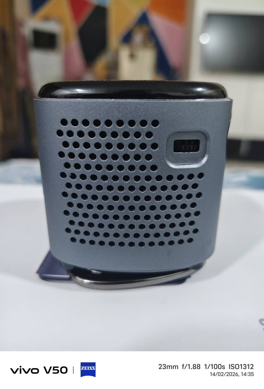 داتا شو ماركة اصلية تشتغل على الشحن حجم صغير نظام اندرويد وانترنت واي فاي جديدة وتستقبل كيبل hd  وايضا ممكن تبث الها ، ذاكرة ٣٢.
السعر ١٥٠ وبيها مجال


**إذا كنت صاحب هذا الإعلان وتريد حذفه لأي سبب، رجاءا أرسل رسالة إلى الدعم الفني**