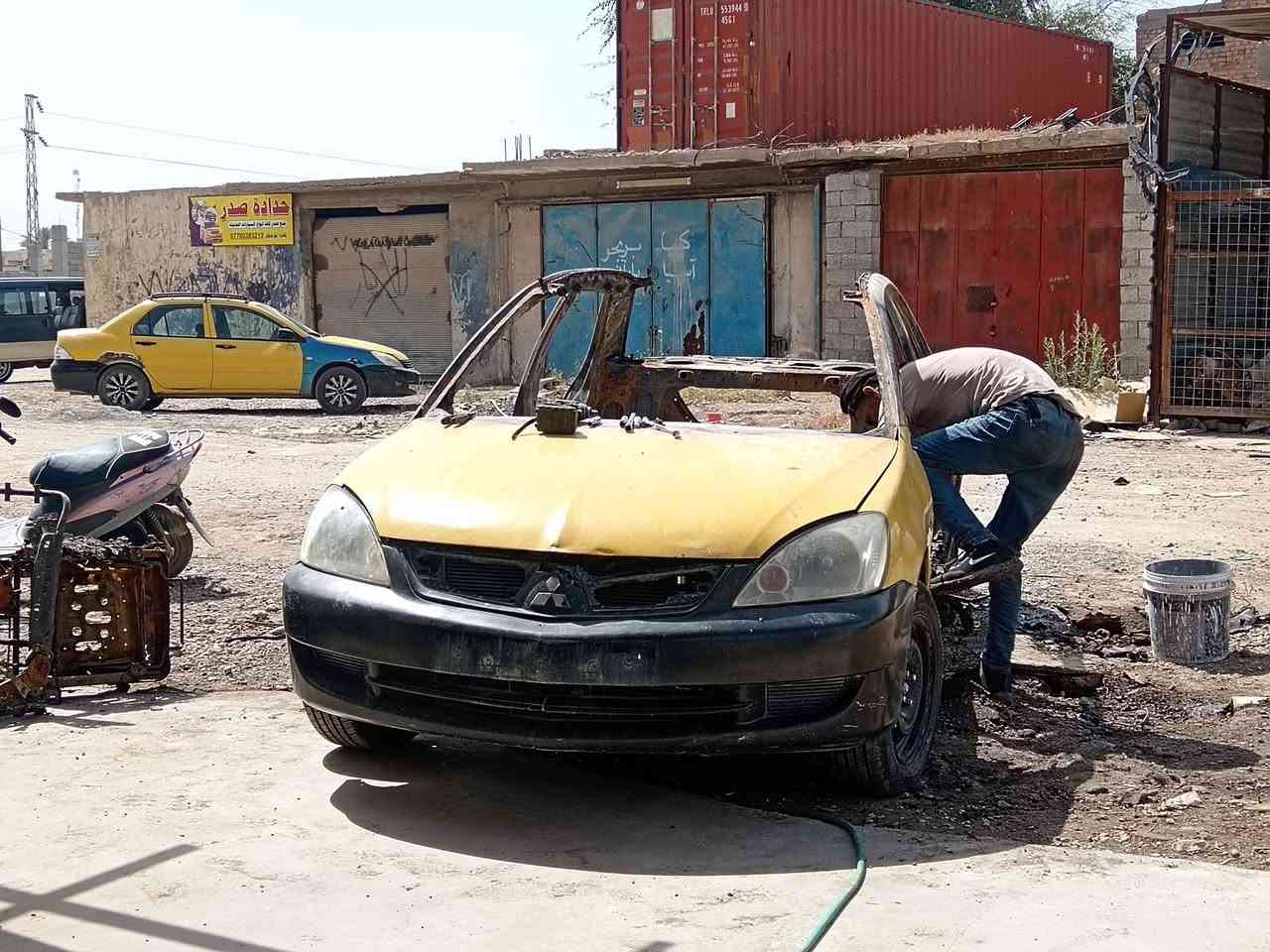 غراض لانسر تفصيخ مكينه تفصيخ كير صالنصه بجم كامل جاملغات خلفيه دوس أبواب شتحتاج موجود المكان الصناعه الثالثه وياله حجم ١٤ ويالا ١٥ متواجد بل محل ٨صباحأ الئ ١ ضهرأ  اتصل*********** بيك خير وتدلل
