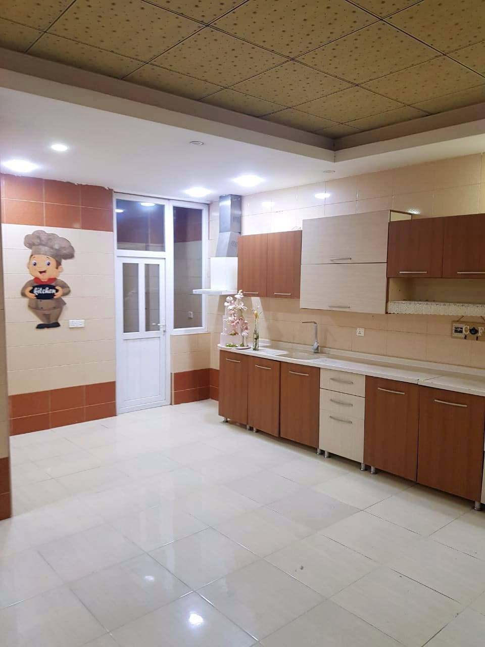 🏡بيت مقابل حديقةفارغ للإجار🏡
للإستفسار واتساب***********
/مساحة200متر/4غرف/طابقين/
/سباليت/دكتات/كاونتر/
/كراج/غرفة ماستر/بلكون/
/أربيل/المربع الذهبي/بارك32/
/مقابل إمباير/خلف فندق سينترو/
