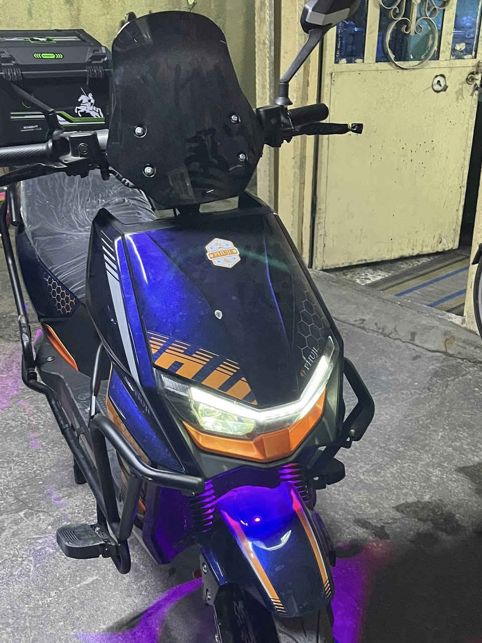 السلام عليكم دراجه شحن سكنس موديل 26
صالي اقل من سبوعين
حجم بطاريه كبار 
ملف 2000 
جديده فول ماشيه 300 
سعره 900 بيه مجال خابرني
العنوان بغداد بلديات الصحفيين قرب حسن وحسين 
رقم ***********
