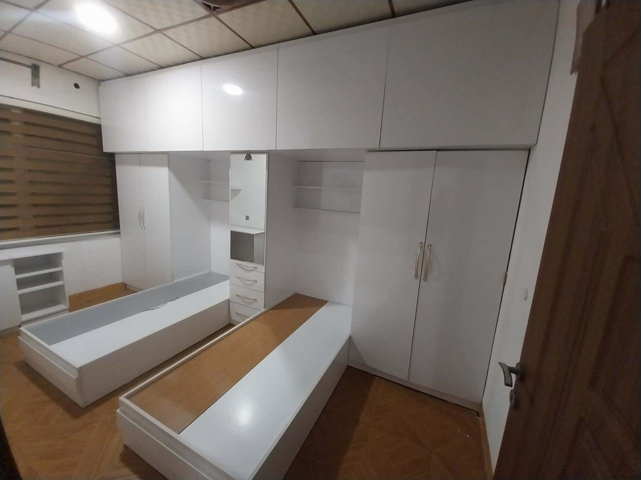 ژووری نوستنی ٢ نەفەری دەستکرد
و مێزی سەعی کردن کامل دەستکردەو بێ عەیب و تازەیە بۆ فرۆشتنەوە

ژێر سیسەمەکە مەغزەنە سەر کەنتۆرەکانیش تاکە و مەغزەنیشە

سلێمانی
Whatsup
***********
