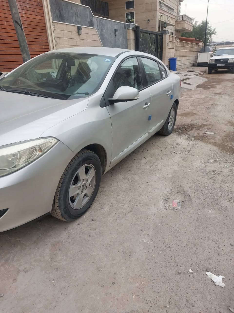 السلام عليكم
رينو فلونس 2012 سعر مناسب  

كير ومكينة كفالة عامة 

بيها حزام وعندي السونار مالتها 
 

سنوية لـ2027 بأسمي 

تحويل مباشر 

سيارة جديدة وجاهزة 

تبريد ثلج كهربائيات كاملة  

السعر 63$ وبيها مجال 

مكاني بغداد/الشعب 

‭***********‬
