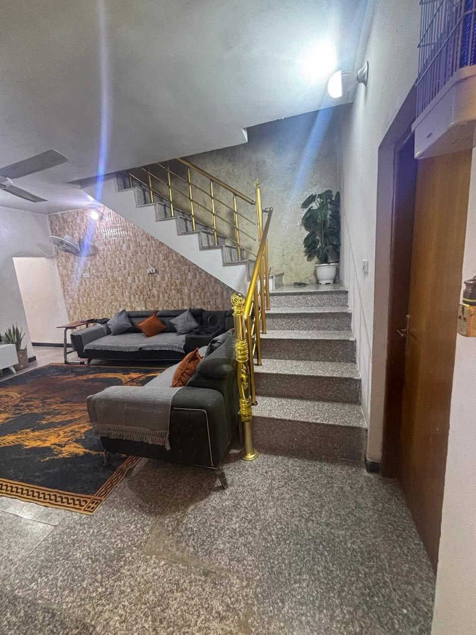⸻

🏡 دار للبيع – موقع مميز

📍 العنوان: شارع المغرب / نجيب باشا
📐 المساحة: 147 متر
📏 الواجهة: 5.65 متر
📏 النزال: 26 متر

🔹 تفاصيل الدار:
 • 3 غرف نوم
 • صالة
 • مطبخ
 • 3 حمامات

🔸 موقع هادئ وقريب من جميع الخدمات

📞 للاستفسار:
***********

