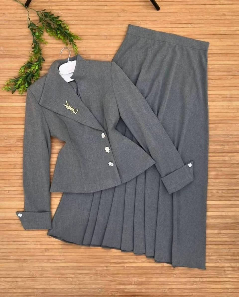 طقم قطعتين❤‍🩹
السعر 30 الف فقط
خامة هوريم دابل تركي
38-40-42-44-46-48


**إذا كنت صاحب هذا الإعلان وتريد حذفه لأي سبب، رجاءا أرسل رسالة إلى الدعم الفني**