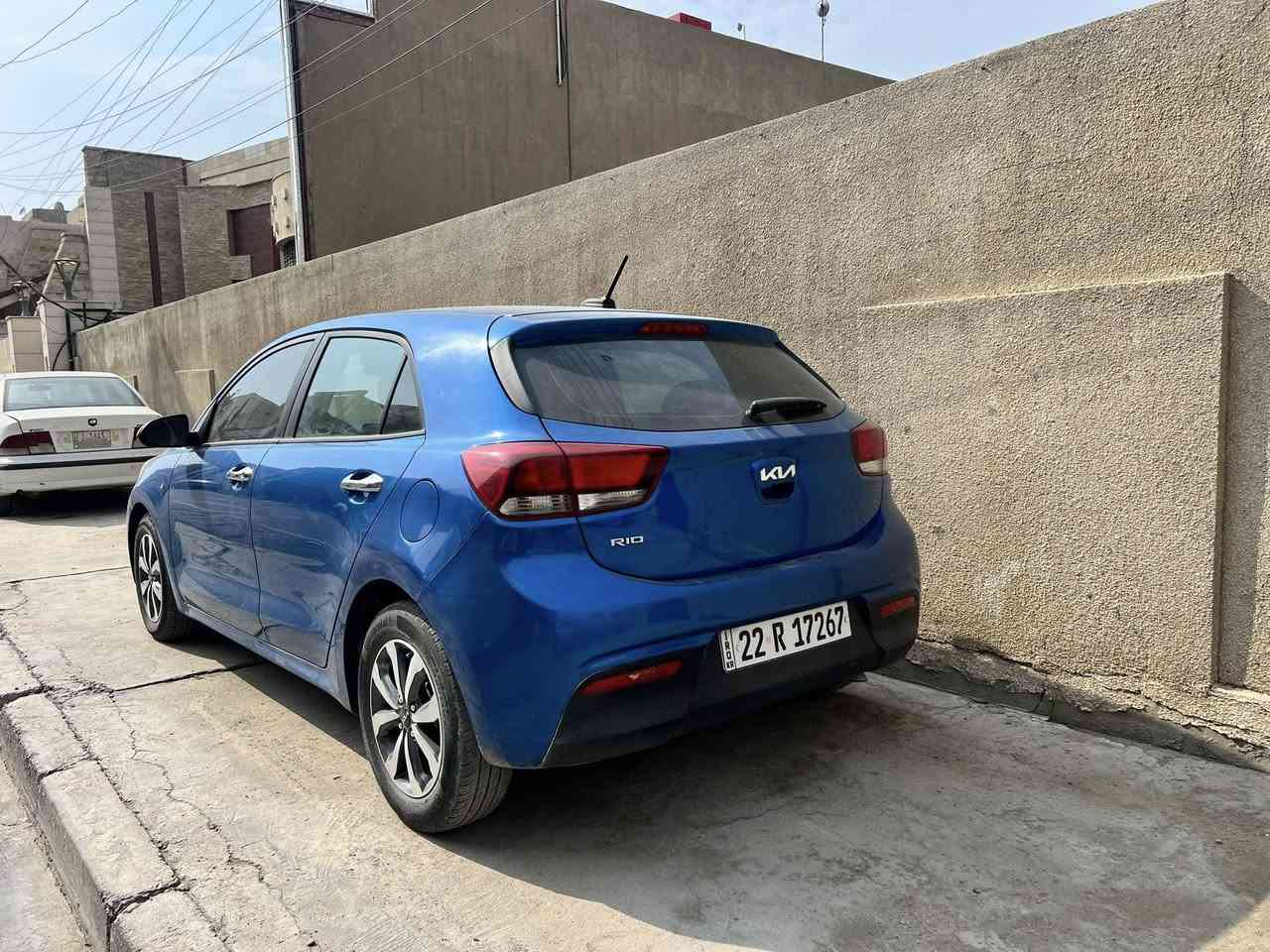 سلام عليكم ريوموديل 23 ماشيه 40
جاملغ خلفي فقط 
بصمه
تحديدمسار
يدات نيكل
ترحيب عندالاقتراب
رادارامامي 
السعر130 
***********
مكاني بغدادشارع 14 رمضان 
علمآ ان السياره نضيفه جدآ مابيها مصرف وبسمي
