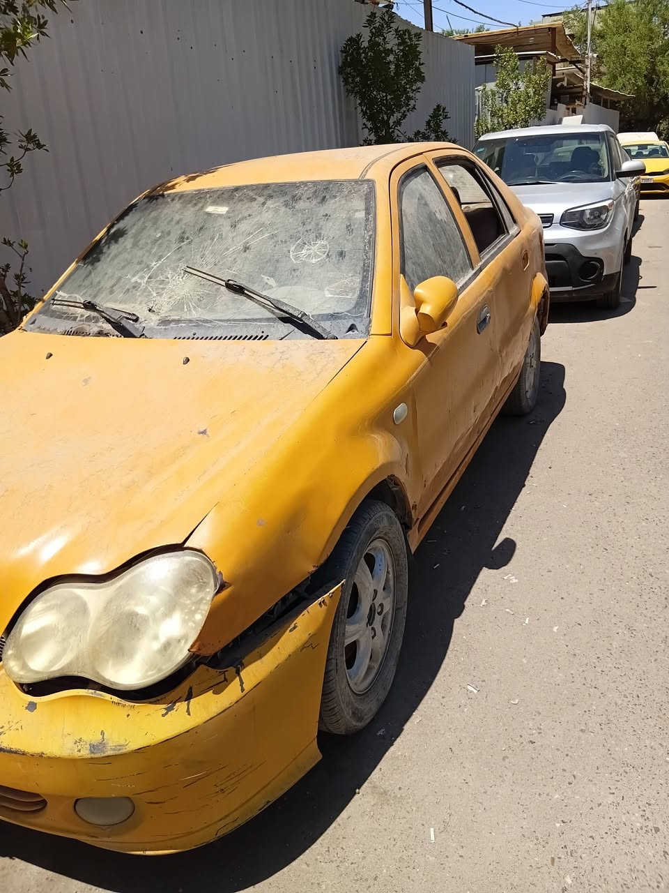 سلامز عليكم شباب جيري للبيع محرك وكير خير من الله السياره متروكه صارلها سنه شغاله بس يرادلها بانزين وباتري وبيها نقوصات قليله مثل جامه اماميه جامه مال باب الخلفيه شغلات بسيطه موديل ٢٠١١ عليها هيئه وغرامات ٩٠٠ ابيع صافي على المشتري ١٠ ورقات صافي  رقم ألماني تحويل مباشر راعيها جيراني يريد تحويل اكعدك وياه تتكاتب  الشراي يتصل على هذه الرقم ***********
