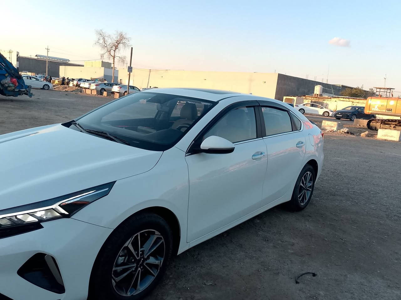 السلام عليكم K3 موديل 2023 رقم بغداد الدولي بأسمي تحويل ثاني يوم ماشية 32 ألف فول مواصفات صور السونار مرفق بالمنشور مكفولة من الصبغ و الضربه السعر 145 العنوان بغداد الدورة هورجب قرب المستوصف الصحي هاتف ***********
