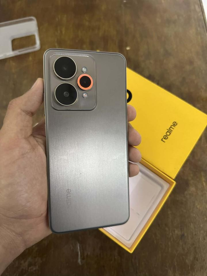 السلام عليكم ريلمي 15 G5 مستخدم 20 بيه خط بلشاشه السعر270 اتصال ***********
