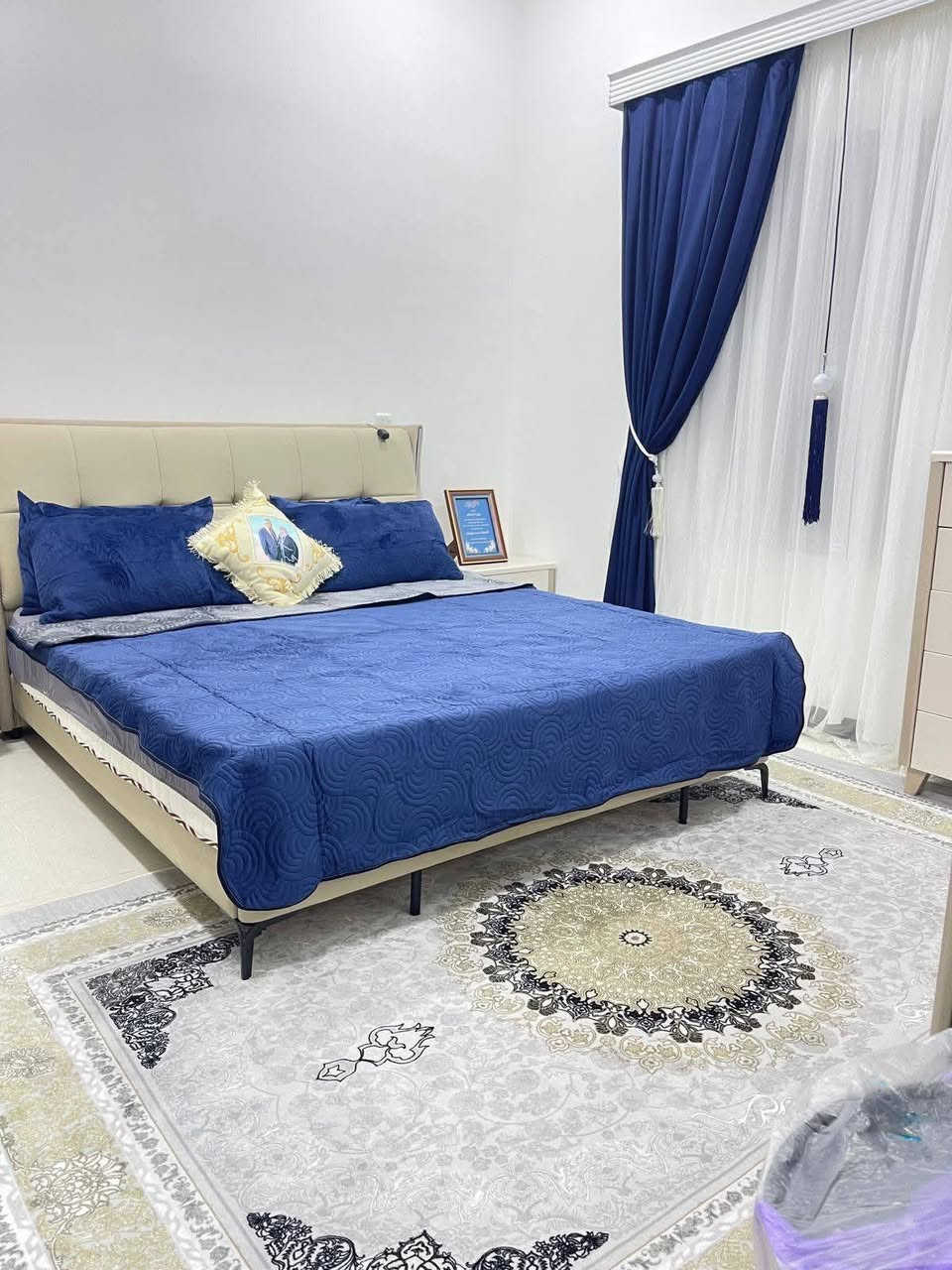 #اسعد_الله_اوقاتكم_بكل_خير⁉️👋🏼 
#البصرة 
منزل للبيع طابقين بناء حديث المساحة 190 بناء طابووق عبارة عن  بيتين كل بيت معزول لوحد بدرج خارجي وتصميم تركي يحتوي الطابق الارضي ثلاث غرف نوم والطابق الثاني معزول تماما   العنوان عويسيان بشارع مدرسة الإعلام يبعد عن الشارع العام سايدين ابو الخصيب 150 متر حوالي 3 دقائق مشي كلش قريب ع الشارع 
وجدا قريب على مركز البصرة والعشار 
ملاحظة الأرض طابو صرف زراعي بأسم عراقي يسويلك وكالة بأسمك صاحب الأرض نفسة
ومكفولة كفالة الأرض من كل الدوائر القانونية أصولية سند 25
السعر 220 و بي مجال 
هاتف ***********
