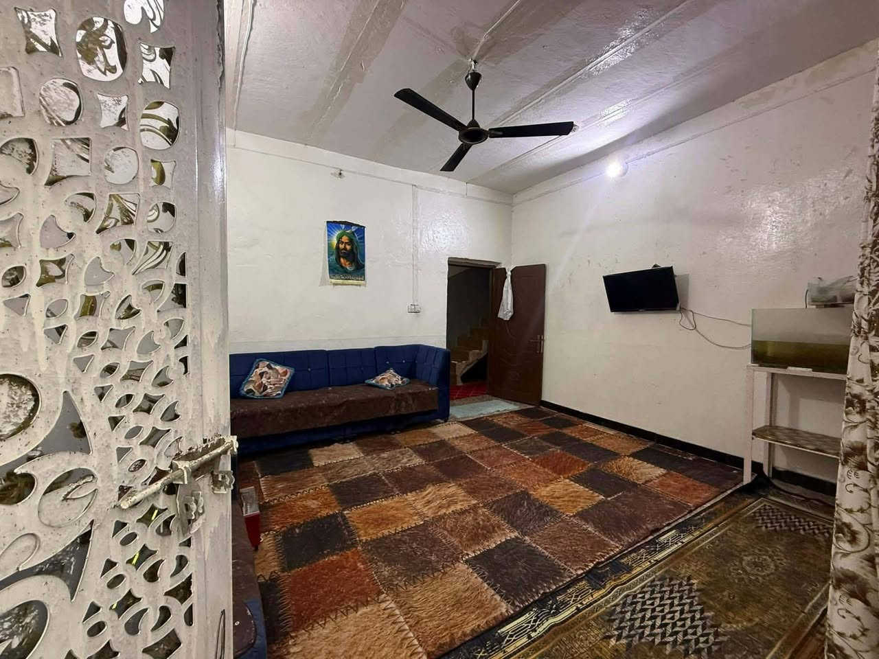 السلام عليكم بيت للبيع 150متر استقبال وصاله غرفتين نوم وطرمه البيت كله سيراميك استفسار الاتصال ***********مكلف بل نشر
