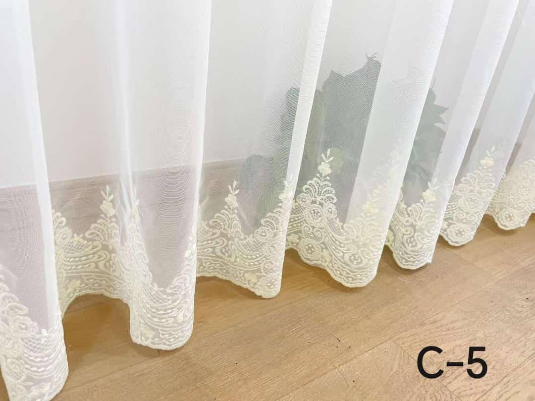 متوفر باللون الابيض السادة والذهبي واللون الرصاصي للحجز عالخاص او عالرقم واتساب ***********
