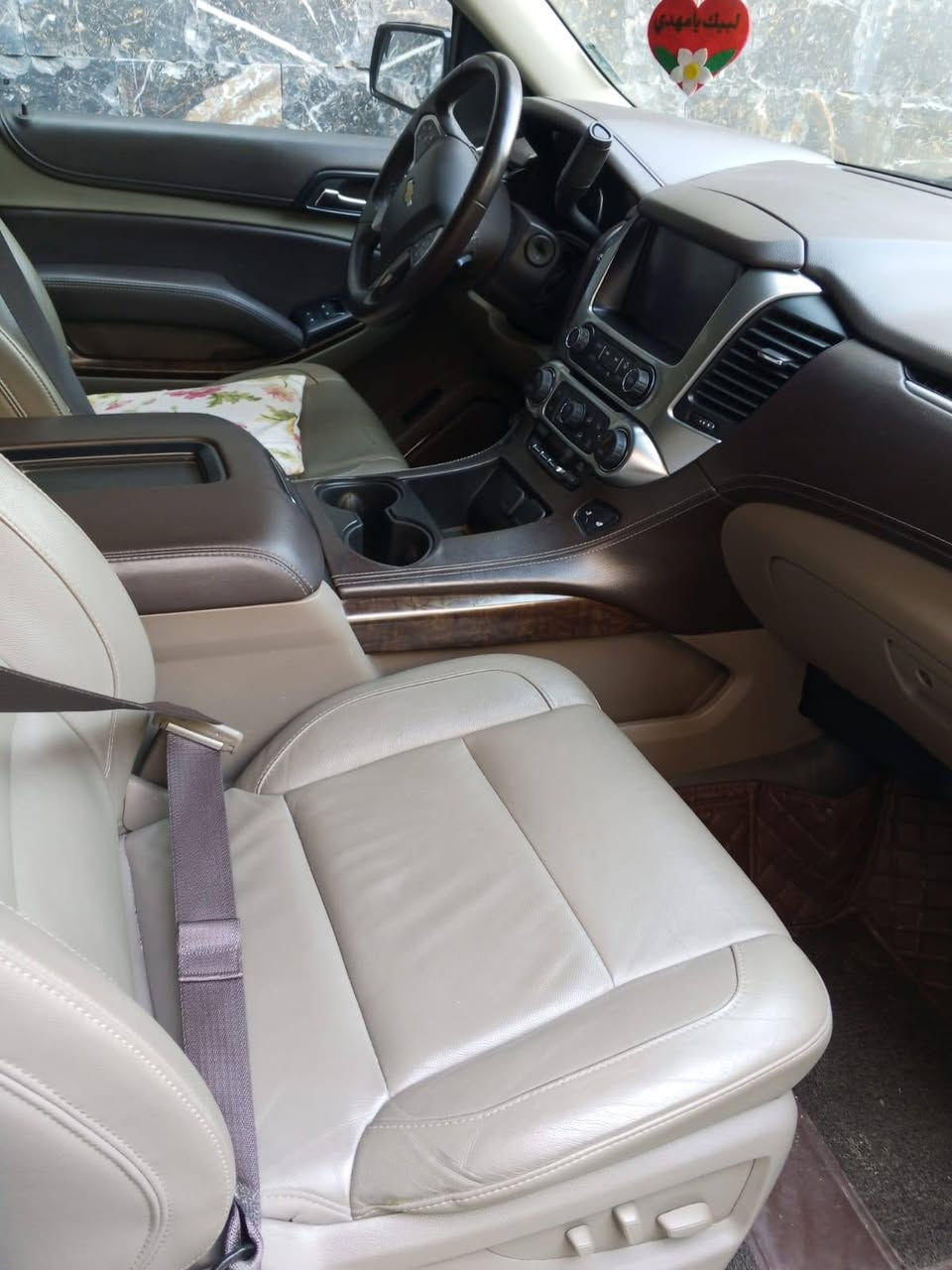 تاهو ٢٠١٧ سيارة جديده ١٧٠ ماشية حادثها موجود بالصور لا ارباك ولا شاصي ولا دواخل كله سليم رقم بغداد بأسمي 
***********
