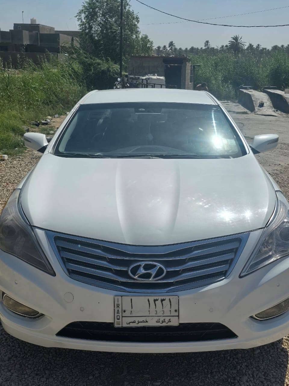 السلام عليكم 
ازيرا 2012 خليجي باسمي سنويه جديده ورقم مميز 
السياره فول مواصفات عدا الفتحه كشن كهرباء بصمه برده كهرباء اصل 3بردات السياره مشروع وطني تحويل باي محافضه
السياره عليه ادامه كامله
دسكات فيت بم منضومه زنون كير محرك كارتون 
مكاني بابل الحمزه الغربي 
السياره مكفولة كفاله عامه عدا بارد صغير كلش بلباب الخلفي 
سعره 110 وبيه مجال للشراي ترهم بيع ومراوس حسب القناعه 
***********
