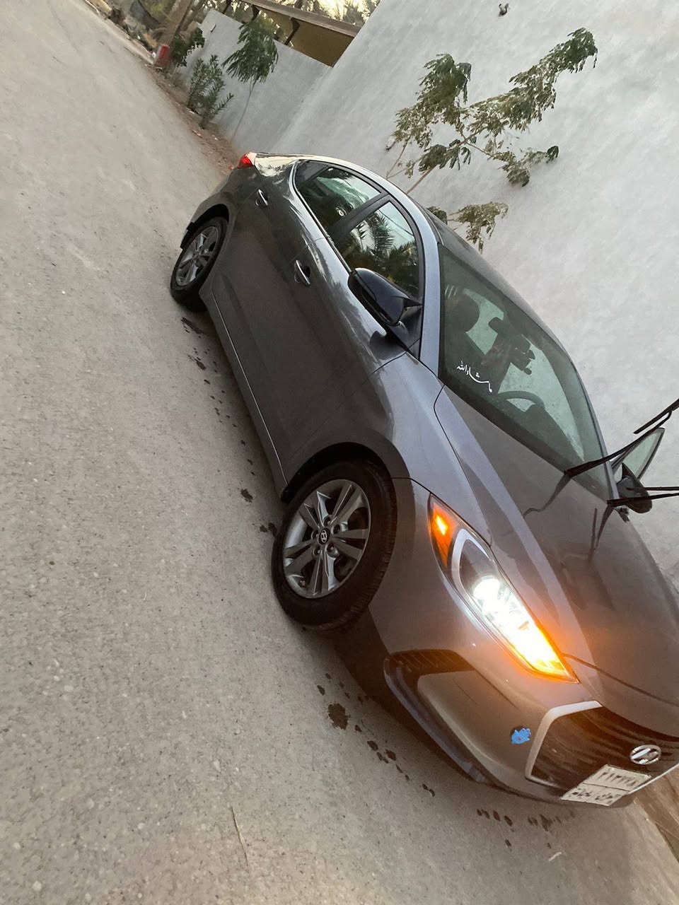 السلام عليكم النترا 2018ضرر مالتهة بل منشور بدون ايرباك فقط بنيد واجه من امريكي قطتين صبغ سياره بعده عله وضع الشركة جديه مكينه 2000 شرط المكينه محد فاتح بيهة برغي عليه كير مكينه صدر تخم تاير باتري كله جديد 
مواصفات السياره نص فول رادار جانبي شاشه كار بلي كامره دواره السعر 127وبيهة مجال ولي عنده اي استفسار ***********
