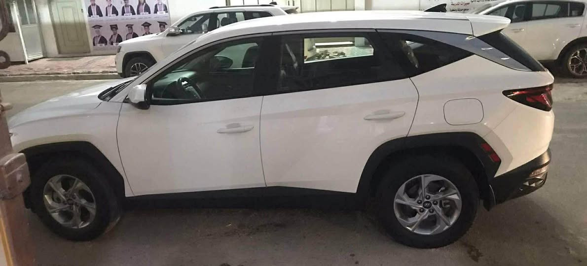 سلام عليكم للبيع توسان ٢٣  رقم بغداد الدولي الجديد. السياره مال بيت ستخدام مره تروح وتجي بيهه للدوام 
مواصفاتها محرك 2500 GDI ماشيه 57 ألف كيلو متر  مانع انزلاق ورادار جانبي وخلفي وامامي وتوقف ذاتي واتو هولد وهاندبريك دكمه كامره خلفيه وبعد بيه مواصفات   حادثهه  خفيف بدون يرباك  منزل صورة الشاصي دكو ويطلع بالكوكل السياره كلش نصيفه. وجاهزه من كلشي السعر. ٢٠٠ وبي مجال المكان بغداد  رجاءا الاتصال بالرقم مكلف بالنشر 

رقم ***********
