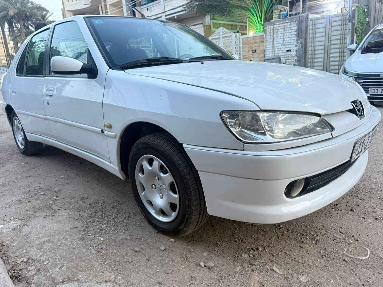 سلام عليكم
بيجو فرنسي 2001 رقم بغداد سنوية بسمي هزة و سنوية لوحات جديد تحويل مباشر سيارة نظيفة جاهزة كير محرك مكفول تبريد ثلج صدر جديد كهربائيات شغالة باتري جديد تخم تايرات جديد
 سعر 45 ورقة بي مجال
مكاني بغداد الحسينية
***********

