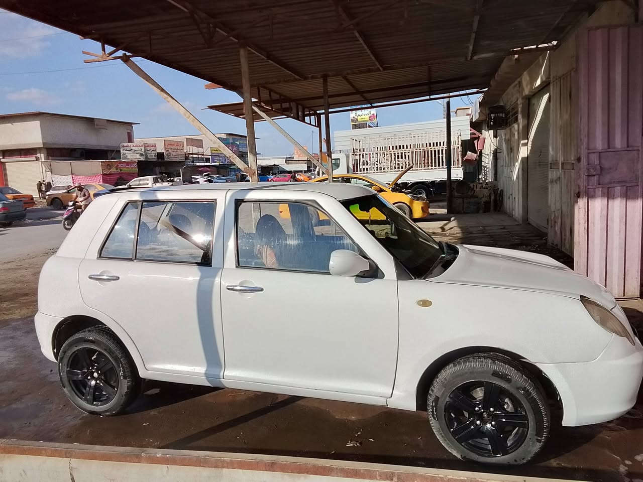 السلام عليكم
ليفان 13 
محرك 1800 كورلا كير بلادي تبريد شغال حدادية قبل فترة سويتهة تخم تاير جديد السيارة مصبوغة عام السيارة بأسمي 
عارضهة 29 وبيهة مجال
***********
