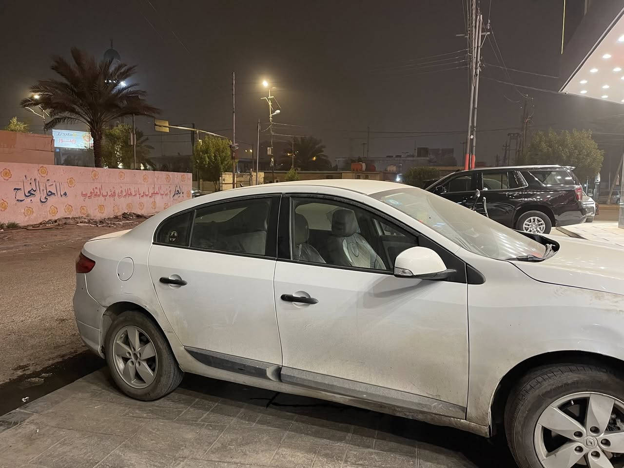 السلام عليكم
رينو فلونس ٢٠١٢ السياره ينرادلها ترتيب خارجي كير ومكينه نضيفات قبق  اصفر السياره حلوه ونضيف الداخل مالتها 
ممشاها (٢٠٠،٠٠٠) 
السعر خاص او اتصل 
(***********) بدون واتس
