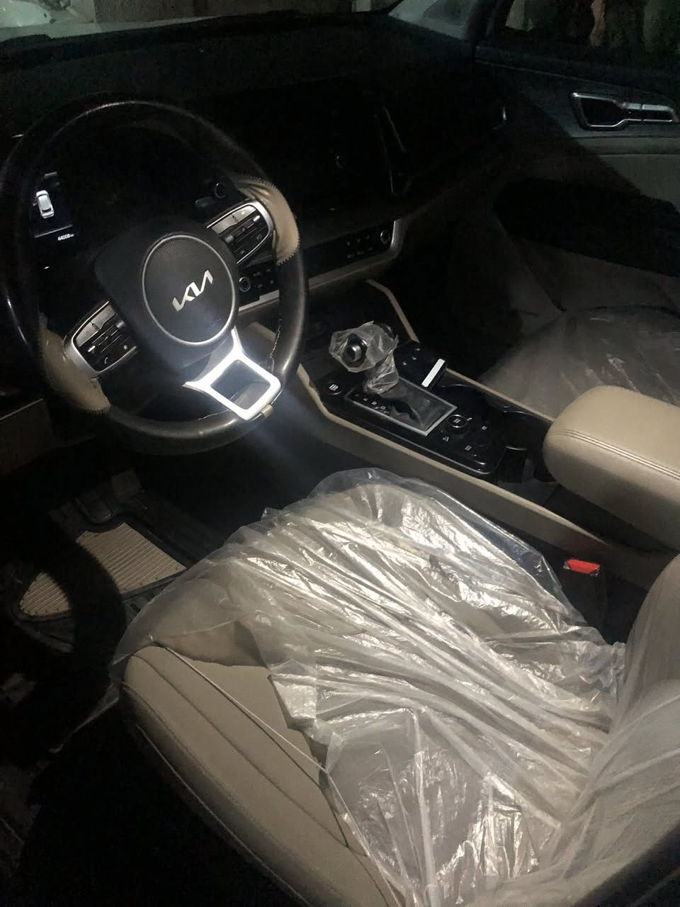 سبورتج 2023 وكالة نم السيارة بانوراما بصمة جنطة كهرباء تشغيل عن بعد كراسي كهرباء وهواي مواصفات بعد داخل بيجي مكفولة عدا مكانين بارد كلش قليل السيارة ماشية 40 الف رقمي *********** رقم اربيل تريد تحويل تريد وكالة السعر 22000 مجال كلش بسيط
