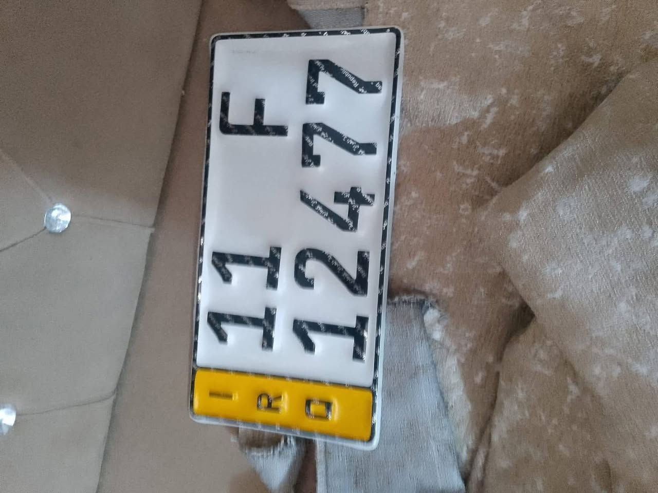 السلام عليكم يوجد لدينا ارقام الجميع انواع السيارات خصوصي تكسي عمومي حمل انشائي  ***********
