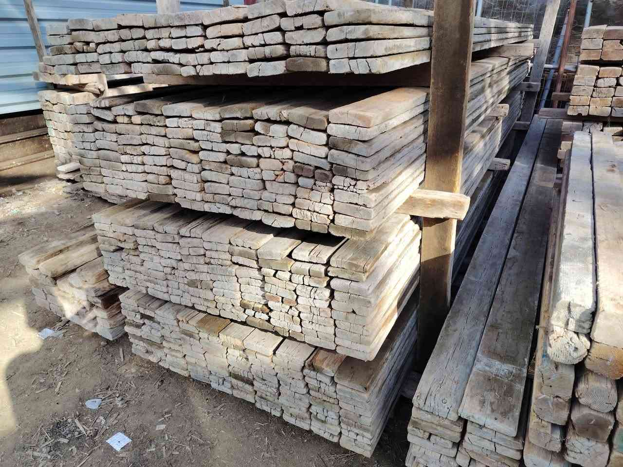 قالب خشب للبيع روسي نضيف حيل
يدك 200متر اتصال *********** العنوان الحله المركز
