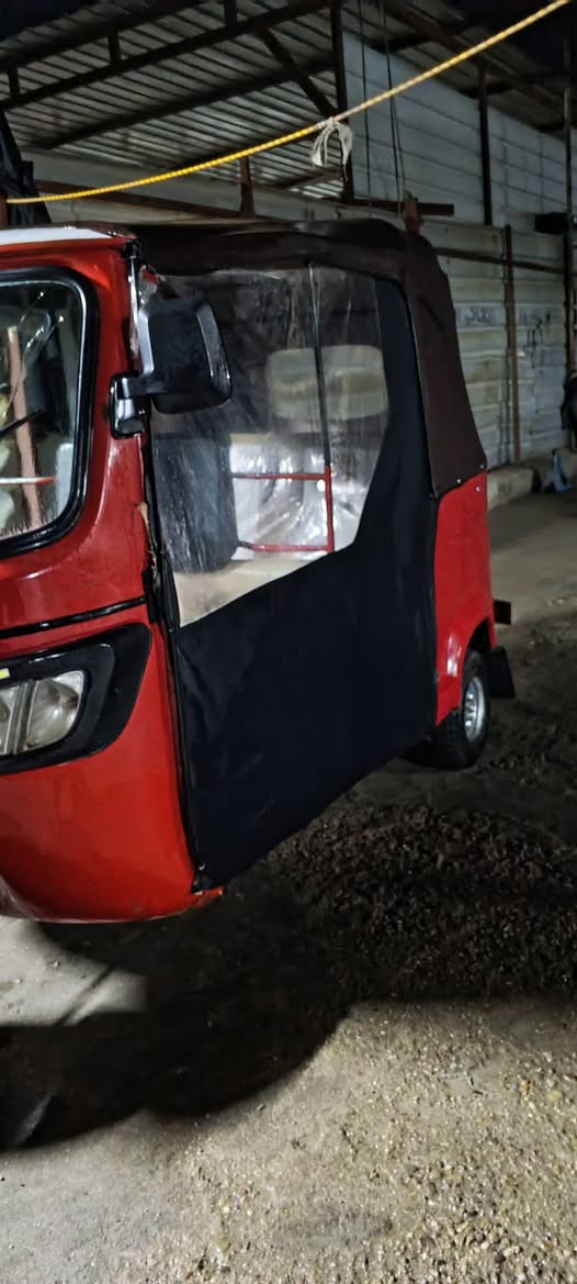 السلام عليكم تكتك البيع موديل 2020 مرقم بغداد سنويه هزه بيه تحويل ثاني يوم السعر 5و250 وبيه مجال ل لطيبين مكاني المحمودية الرقم *********** مكفول المحرك َوكسن مكفول بيه بس ضربه بل الصفحه الوره والباقي كله مكفوله
