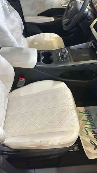 للبيع جن بلاس
موديل ٢٥ زيرو
داخل ابيض ملكي
العنوان بغداد الجادرية
***********
السعر ١٨٩٠٠ قفل
