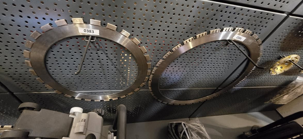 من جديد توفر عدنا اجهزة قص الحايط
واحدث انواع كاصوصات بانزين و ديزل
كوسرات يدوية والحلقية
حادلات يدوية والسياقة
ساقولات
مساطر تعديل صب
اجهزة الطرطشة و نقل الخرسانة
جلايات صغيرة و كبير
رافعات مقصية
رافعات سلة
كرينات جسرية
رافعات مخزنية
عدد كهربائية
والكثير الكثير
متوفر جملة و مفرد
للطلب والاستفسار
***********
***********
العنوان اربيل صناعة شمالية خلف فاملي مول
موجود توصيل كافة محافظات
کوردی
ئێستا بەردەستە لامان
ئامێری بڕینی دیوار تۆماتیک و دەستی
بەهەموو قەبارەیەك
جەلایەی کۆنکریت
ئامێری شەربەتاو
پەمپی کۆنکریت
کرێنی ناو کۆگا
بەرزکەرەوەی کارەبایی
لەگەڵ کۆمەڵێ جۆری تری نوێترین ئامێرە کارەبایی یەکان
بۆداواکردن
***********
***********
ناونیشان هەولێر پشت فاملی مۆڵ
گەیاندن بەردەستە
