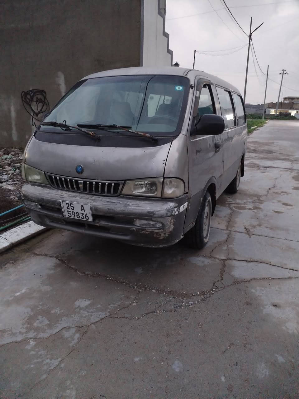 السلام عليكم ورحمة الله وبركاته
كية بريجو موديل 1996 خصوصي جاهزة من كل النواحي  سنوية 2031 شرط التحويل مكينة بيها نفخ غرامات تستلم مصفرة شاصي ملحوم تكه وحدة تايرات جدد والداخل نضيف السعر 57 وبيها مجال 

 للاتصال: ***********/***********
