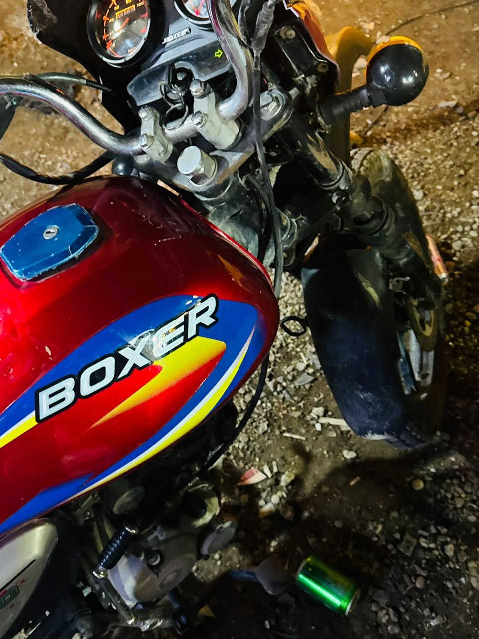 بوكسر جبلي 21 تانكي مال كلاسك موجود تانكيهة بس مضروب دراجة صوته ناعم مثل ماموضح بل فيديو العداد حادث وبدلته نواقصه <صينية مال زنجيل-فج امامي-صنودة بريك> الدراجة اوراقه ضايعة تجي تاخذها من لباب اكلفكياها قانون وعشاير من سرقة 
600 وبيه مجال حك الجية الاتصال فقط على الخط واتساب مامتوفر
***********
