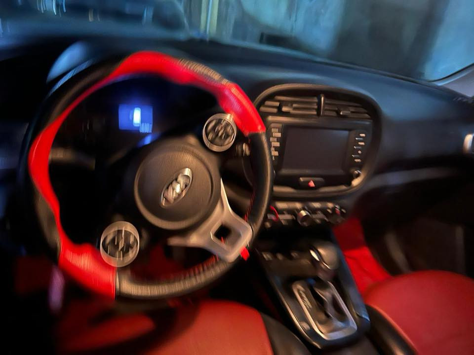 سيارة صول ٢٠٢٠
أكلين مابيها ضربه فقط ضربه خفيفه موضحة بالصور بالصندوك
اي استفسار الاتصال على الرقم 
***********
