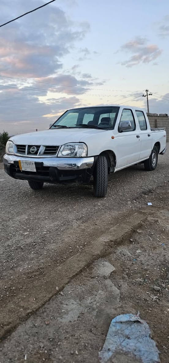 نيسان ٢٠١٤ مصبوغه عام متجيه ابيع كوم حديد تخم تاير مكينه وكير خير من الله السعر ٩٠ وبيه مجال المكان ميسان قلعت صالح ***********
