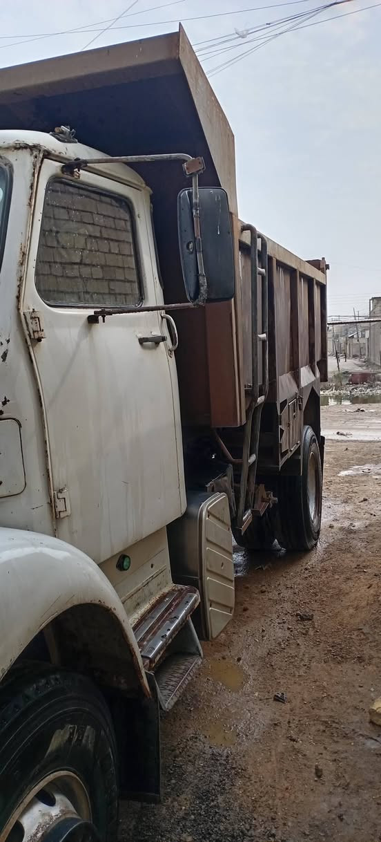 السلام عليكم سكانيا ١١١ موديل 80 باسمي رقم نكليزي مكينه سوبر كسن خفيف تخم تاير سياره خير من لله مكان مدينه الصدر الدسيم ***********
