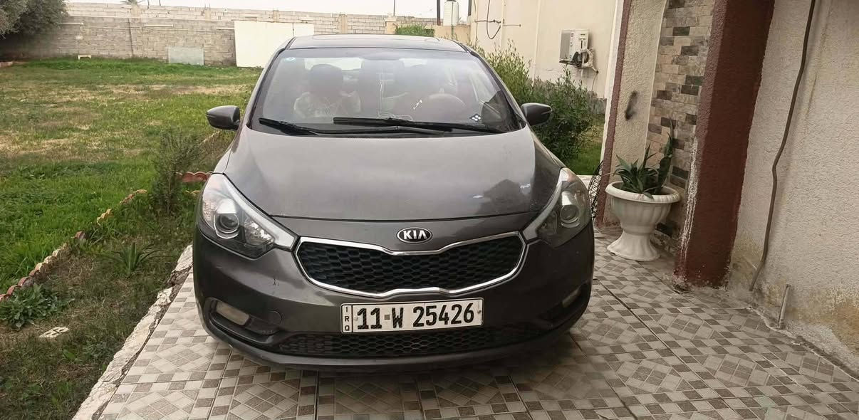 فورتي ٢٠١٤ exl
صبغ عام اثر حادث بيها تعديل بلتكمه الاماميه 
مكفوله من الكصه والكلبه والعيب الشرعي 
كير محرك خير من الله 
السياره فول مواصفات للاخير 
بصمه ابواب 
بصمه تشغيل
بصمه جنطه 
هيتر بلستيرن 
تحكم اربع جهات 
كشنات جلد 
تدفئه تبريد بلكشنات كلهن 
قطعتين تبريد 
تبريد اوتو بيانو 
شاشه وكامره 
كير ميكانيكي ٦ نمر
شفتات بلستيرن 
محرك ٢٠٠٠ جديد كلش ونشط 
سلايت ٣ طكات 
سياره كامله مكمله بس صبغها ينرادله اعاده ما اكفلك الصبغ لان تعبان 
السعر ٨٨ وبيها مجال 
مكان بغداد طي الكاظميه
***********
