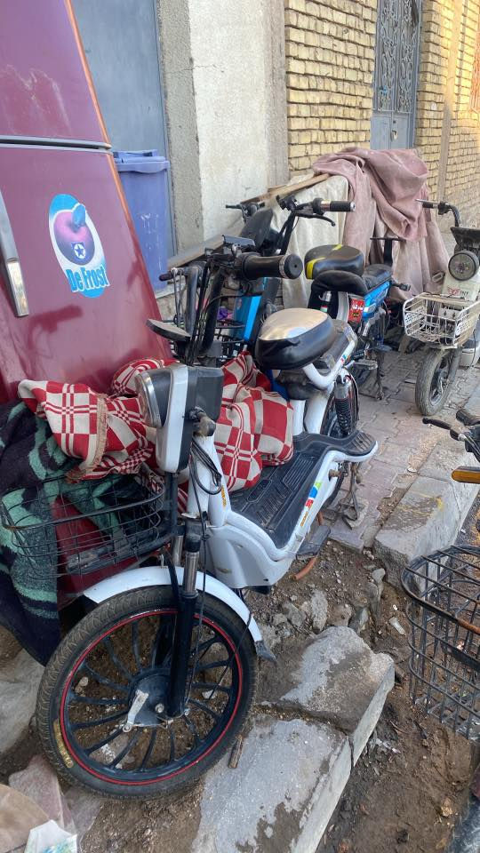 باسكلات لبيع قسم شغلات مابيهن شي 
وقسم عوزهن بس بطاريات 
عنوان كربلاء قرب الجنسية
***********
