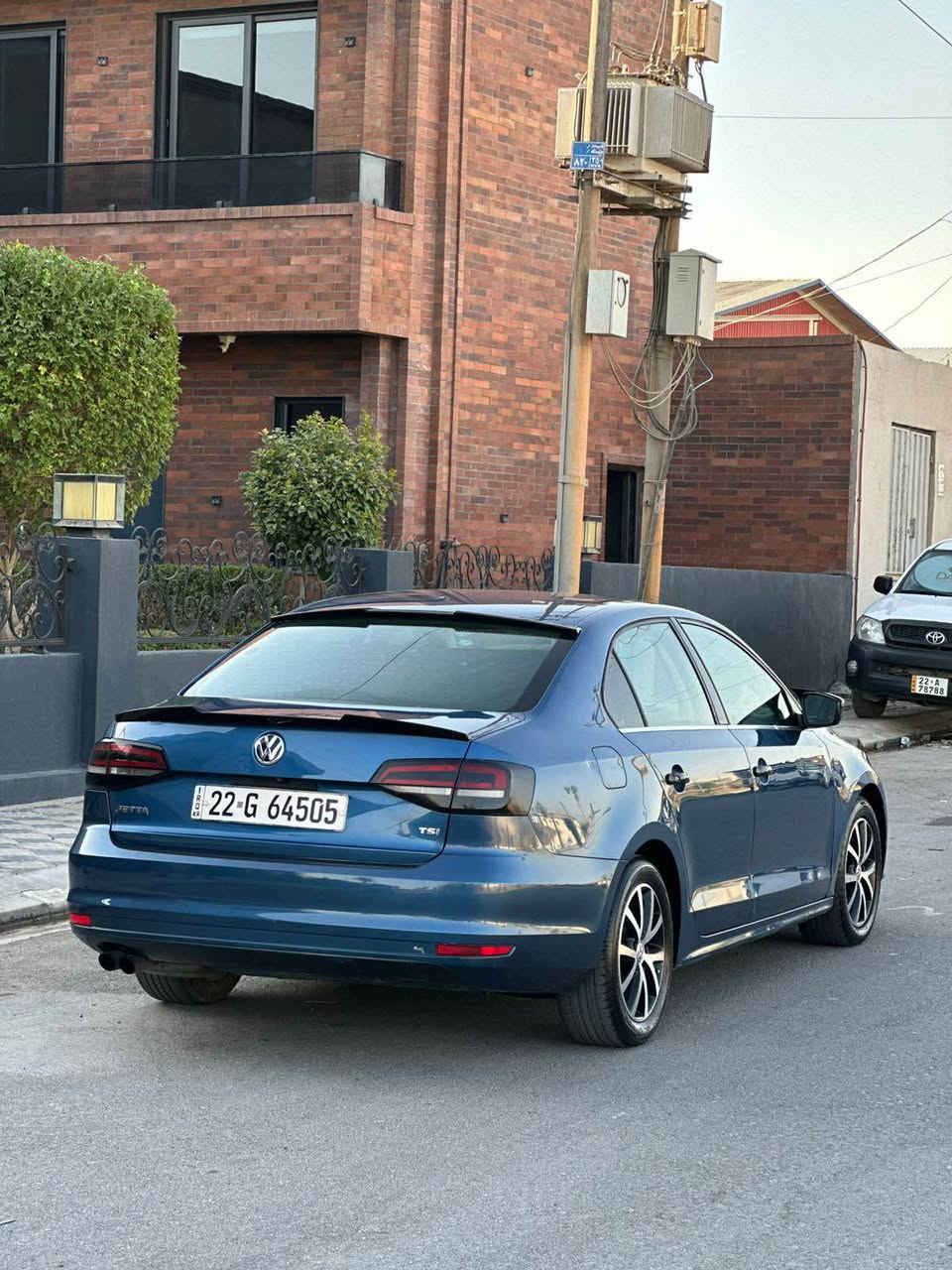 جيته مؤديل 2017 بونيت و جامرلغ سبوخ بي ژؤري رسمي ده عمم دانيه هه مو شتي نويه رقم سنه وي به ناوي خؤمه مه كينه 14 و تؤربؤ سعري 115 وه رقه و كه ميك مجال گير مه كه ينه هه موكياني به شه رت شوين هه ولير *********** أربيل, العراق
