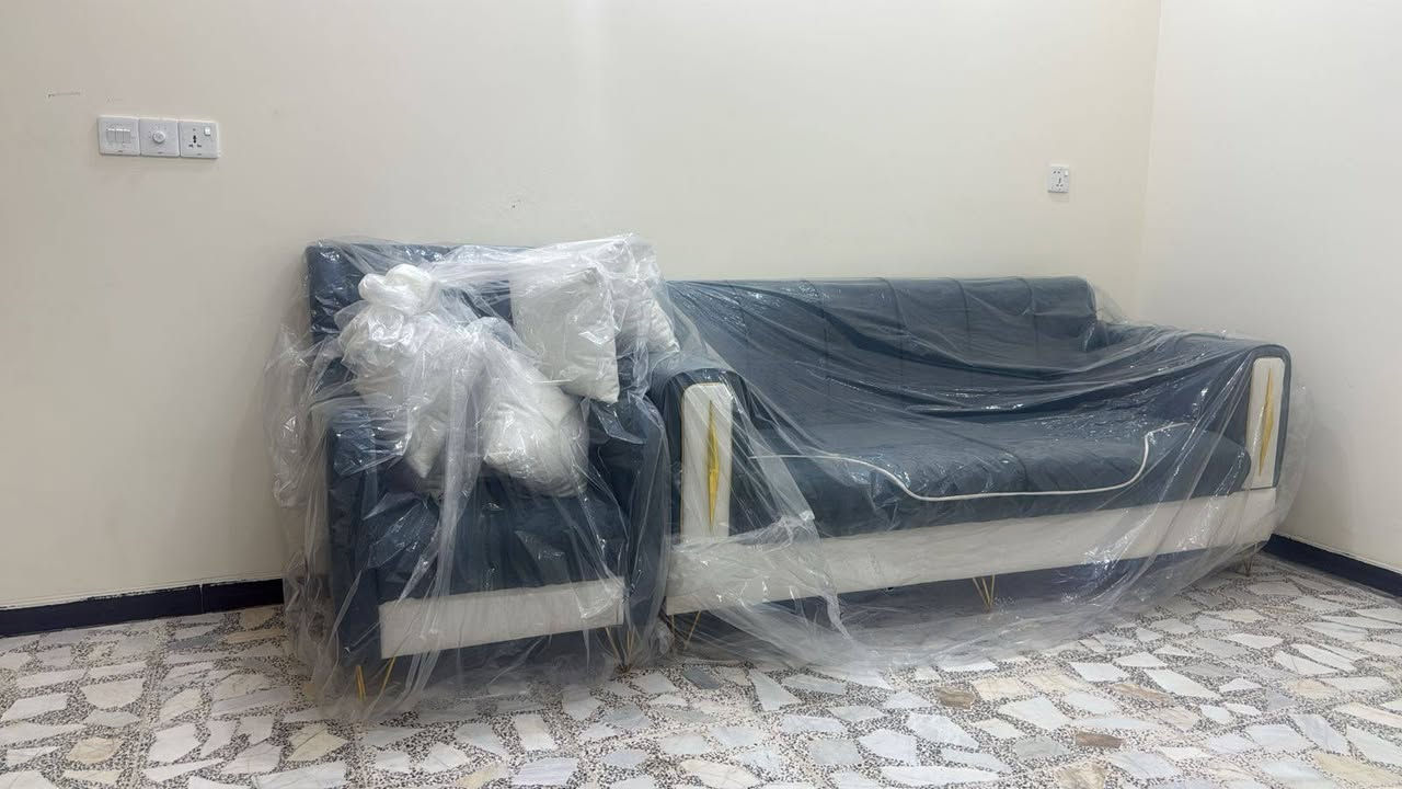 سلام عليكم تخم قنفات بالجيس ماكفن بالاستقبال للبيع مكانهن سبع قصور سعر 500وبيهن مجال***********
