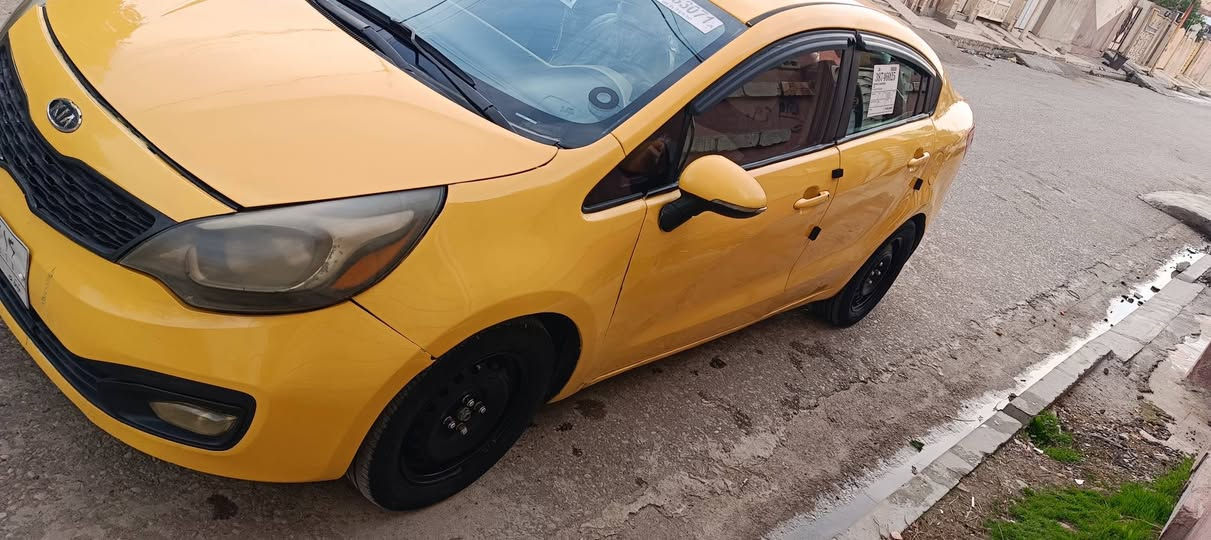 كيا ريو موديل 13امريكي رقم نينوى سنويا 29 هيئه وغرامه عليها ورقتين ضررها جاملغ الخلفي وباب بدون دواخل تدفئ وتبريد شغال مكاني حي السماح السعر 65 بيها مجال شي قليل 
***********
***********
