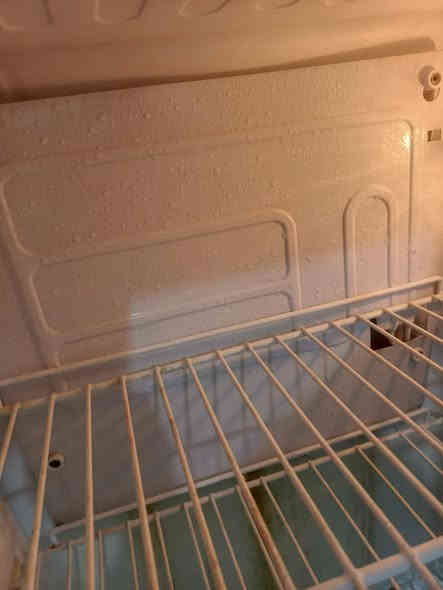 للبيع ثلاجه نضيفه اي خياس مابيها تجميد تبريد بشرط نوع الرحمن ب125للاتصال ***********موقعنا اركوازي
