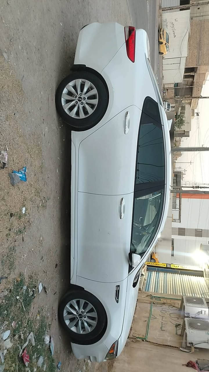 كيا اوبتيما موديل ٢٠١٦ وارد امريكي ماشيه ٧٥ ميل السياره ما بيها تبديل ضربتها جوه قبق البانزين وراجعه ع البارد ومعلي الكازكيت ع مود الدوانز بيها تحكمات وضعيات القياده السعر المطلوب ١٢٠ مع المجال تفاصيل أكثر اتصل ع الرقم ***********
