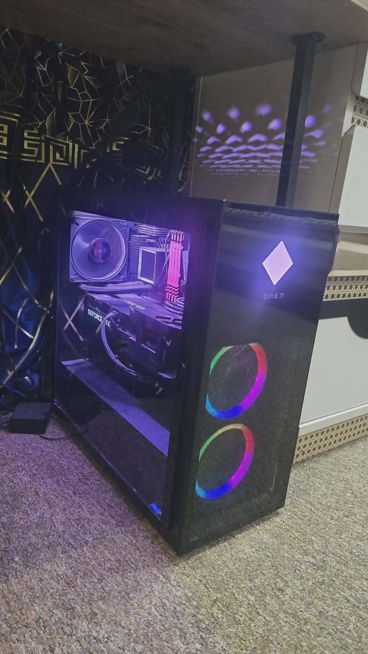 السلام عليكم و رحمة الله و بركاته 
PC للبيع
:المواصفات
المعالج i7 12700k
3070ti الكرت
32 ddr4 3200mhz الرام
1tera m.2 wd black التخزين
Z690 micro atx المذبورد 
800 watt 90% gold colermaster البورسبلاي
120mm تبريد مائي للمعالج 
Samsung odesy 32 panle va :الشاشة
165 hz
G502 الماوس لوجتك
Steelseries الكيبورد 
Apex pro TKL 
Steelseries arctis 7 السماعة
جوستك بلي 4 اصلية 
و جوستك اكسبوكس اليت 2 
كرتونة الكيس و الشاشة موجودات 
و كرتونة السماعة كذلك 
مكاني بغداد الزعفرانية 
***********
