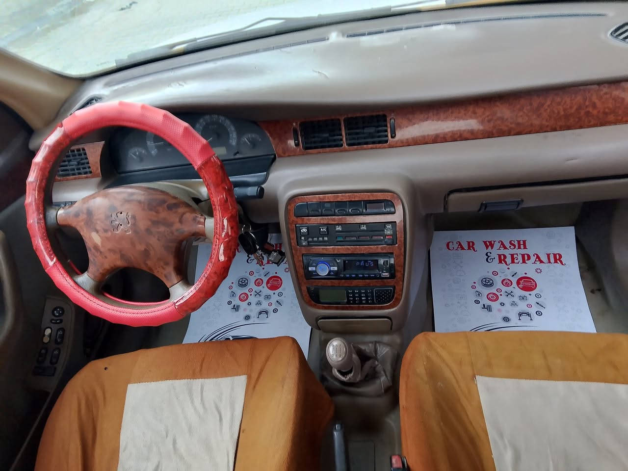 سياره عليه دامه تخم تاير جديدة باتري جديد
كير محرك خير من الله سياره كشره كلش حلو 
لا ضربه ولا صبغ  تدفه تبريد
دوخل حلوه 
صدره جديد  كبل الشارع
رقم بغداد الماني 
سعر 30 وبيه مجال وترهم قصاد اني خادم 
مكاني محموديه ***********
